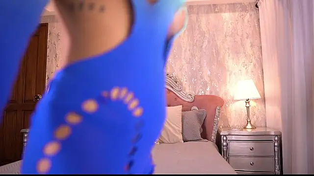 AngelineConnor online show from 12-16-25, 10:15