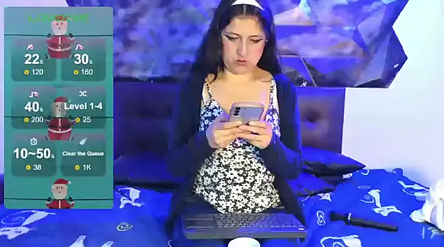 Snapshot of dakota_guirl chatting on 12-18-24, 10:08 dakota guirl online show from 12-18-24, 10:08