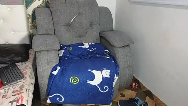 Snapshot of dakota_guirl chatting on 12-27-24, 09:06 dakota guirl online show from 12-27-24, 09:06