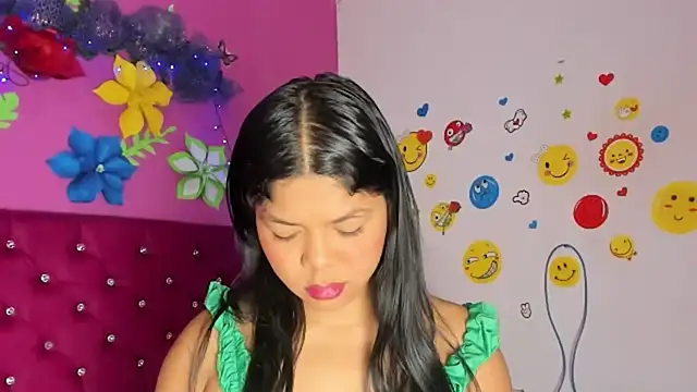 DIORA Latina online show from 12-22-24, 03:44