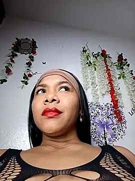 DIORA Latina online show from 10-25-25, 03:58