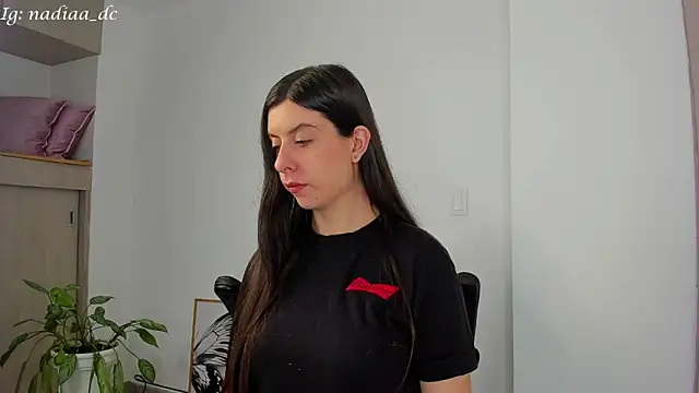 Snapshot of Nadiaa_ chatting on 02-13-25, 02:56 Nadiaa online show from 02-13-25, 02:56