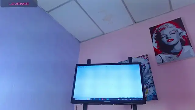 Vahiolet smith online show from 12-16-24, 08:26