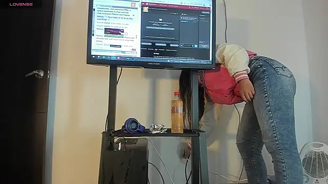 Vahiolet smith online show from 10-14-25, 02:01