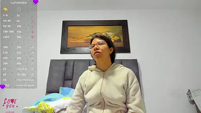 Vahiolet smith online show from 04-18-26, 03:21