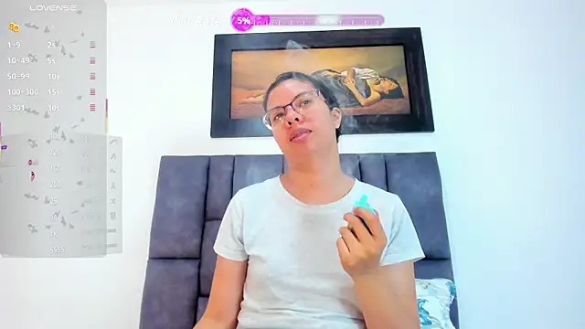 Snapshot of Vahiolet_smith chatting on 05-28-26, 03:15 Vahiolet smith online show from 05-28-26, 03:15