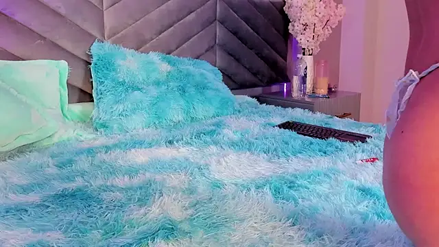 Snapshot of Ary_thompson__ chatting on 12-21-24, 10:19 Ary thompson online show from 12-21-24, 10:19