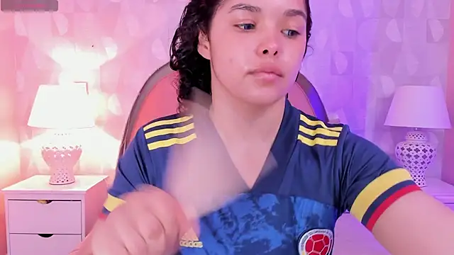 Snapshot of angeline_teen chatting on 06-17-26, 12:18 angeline teen online show from 06-17-26, 12:18