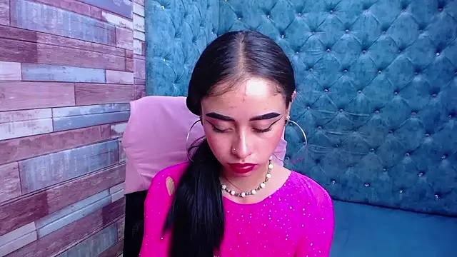 Snapshot of AnnySweett_ chatting on 02-18-25, 07:41 AnnySweett online show from 02-18-25, 07:41