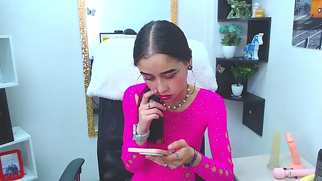 Snapshot of AnnySweett_ chatting on 02-28-25, 12:31 AnnySweett online show from 02-28-25, 12:31