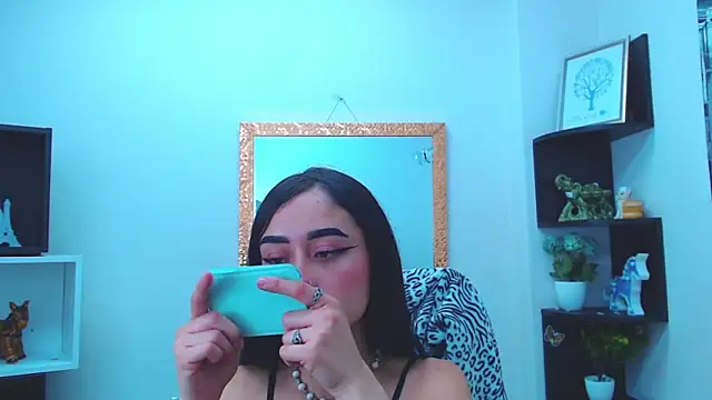 Snapshot of AnnySweett_ chatting on 03-03-25, 06:55 AnnySweett online show from 03-03-25, 06:55