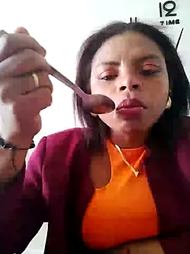 Snapshot of Lizeth_rey1 chatting on 01-31-25, 05:53 Lizeth rey1 online show from 01-31-25, 05:53