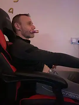 bigkeven4 online show from 12-22-25, 08:28