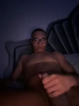 Snapshot of BubbaATL chatting on 12-31-24, 06:05 BubbaATL online show from 12-31-24, 06:05