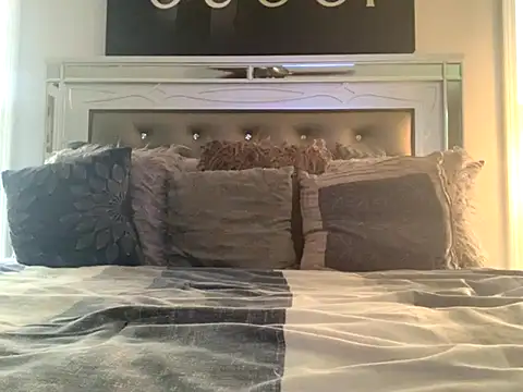 Snapshot of BubbaATL chatting on 10-19-25, 04:51 BubbaATL online show from 10-19-25, 04:51