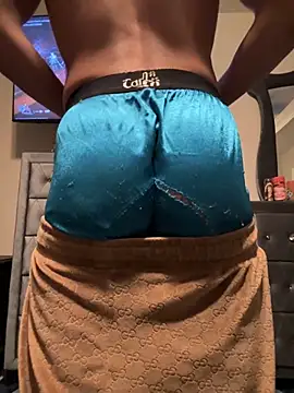 Snapshot of BubbaATL chatting on 11-12-25, 02:12 BubbaATL online show from 11-12-25, 02:12