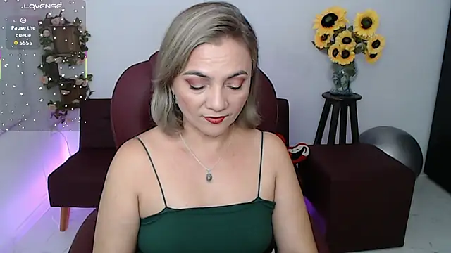 Ghada milf online show from 04-23-26, 10:23