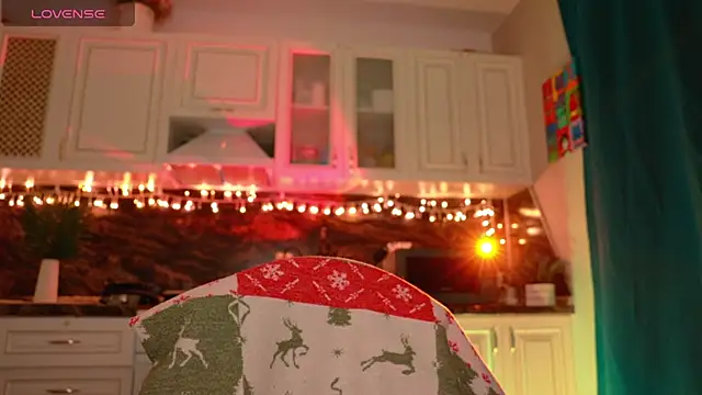 Snapshot of art_Jane chatting on 12-12-24, 03:21 art Jane online show from 12-12-24, 03:21