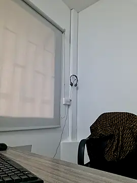 doctora-danna online show from 11-08-25, 01:22