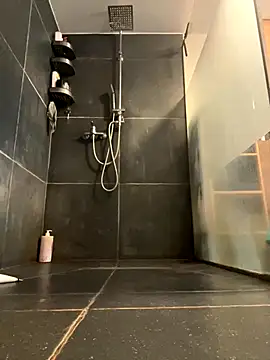 Snapshot of an0niem chatting on 09-20-25, 01:12 an0niem online show from 09-20-25, 01:12