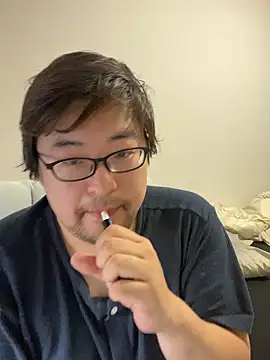 Snapshot of yuuki198912 chatting on 10-27-25, 10:03 yuuki198912 online show from 10-27-25, 10:03