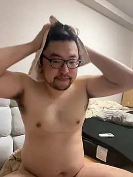 Snapshot of yuuki198912 chatting on 10-30-25, 09:00 yuuki198912 online show from 10-30-25, 09:00