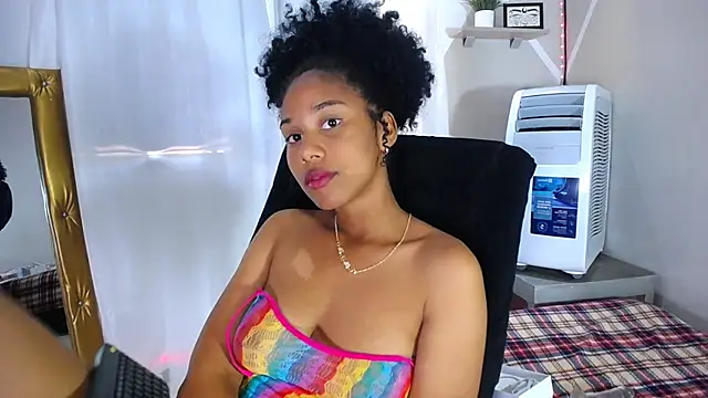 Snapshot of Hillary_queen chatting on 02-06-25, 03:52 Hillary queen online show from 02-06-25, 03:52