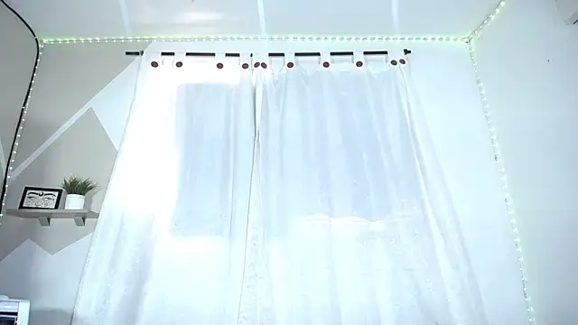 Snapshot of Hillary_queen chatting on 03-13-25, 03:39 Hillary queen online show from 03-13-25, 03:39