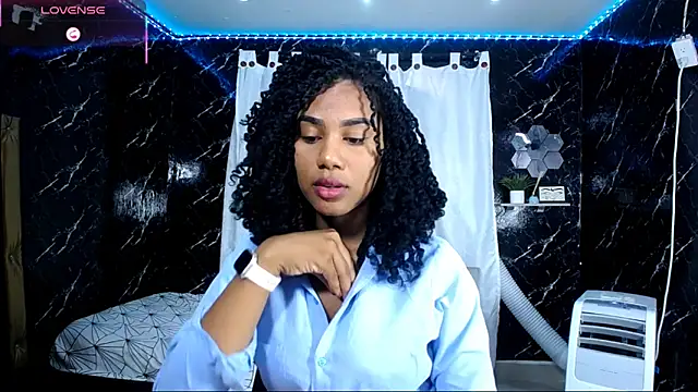 Snapshot of Hillary_queen chatting on 09-12-25, 12:38 Hillary queen online show from 09-12-25, 12:38