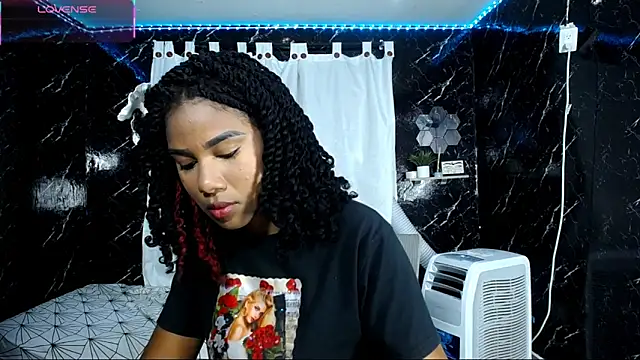 Snapshot of Hillary_queen chatting on 09-24-25, 12:41 Hillary queen online show from 09-24-25, 12:41