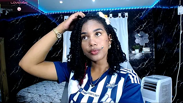 Snapshot of Hillary_queen chatting on 09-29-25, 12:43 Hillary queen online show from 09-29-25, 12:43