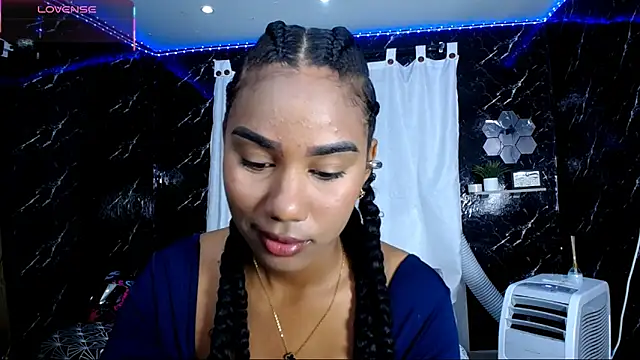 Snapshot of Hillary_queen chatting on 10-04-25, 12:47 Hillary queen online show from 10-04-25, 12:47