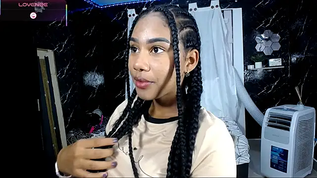 Snapshot of Hillary_queen chatting on 10-15-25, 12:38 Hillary queen online show from 10-15-25, 12:38