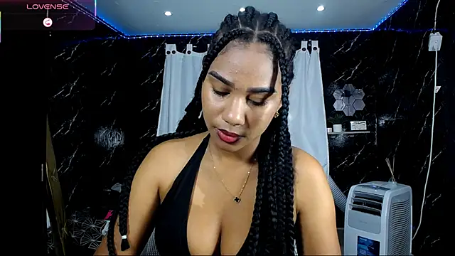 Snapshot of Hillary_queen chatting on 10-18-25, 12:50 Hillary queen online show from 10-18-25, 12:50