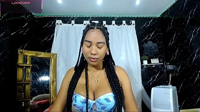 Snapshot of Hillary_queen chatting on 11-26-25, 12:17 Hillary queen online show from 11-26-25, 12:17