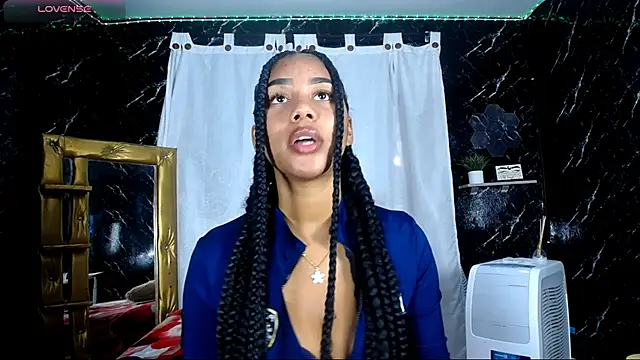 Snapshot of Hillary_queen chatting on 11-29-25, 12:30 Hillary queen online show from 11-29-25, 12:30