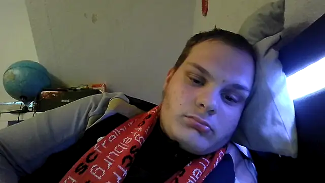 Nicolasjlhkjzl online show from 05-13-26, 06:49
