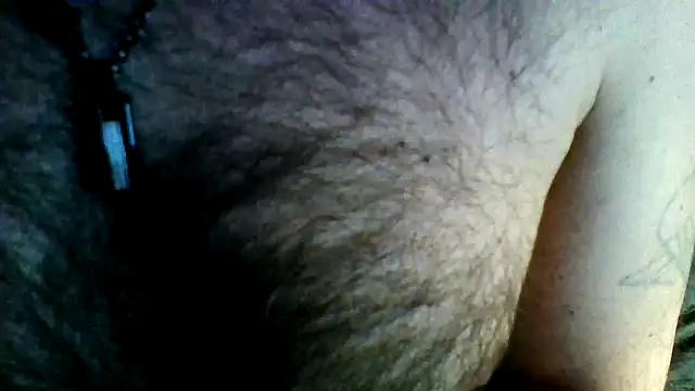 Snapshot of titanzitte chatting on 01-12-26, 01:11 titanzitte online show from 01-12-26, 01:11