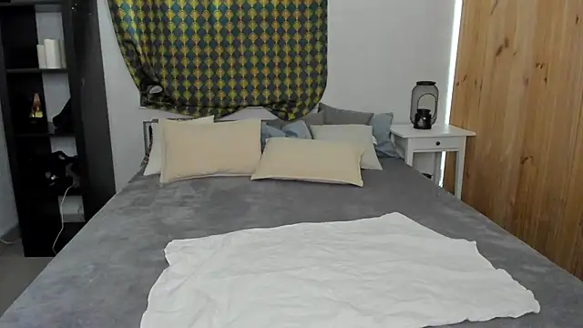 Snapshot of Kendra_SXY chatting on 11-15-25, 01:47 Kendra SXY online show from 11-15-25, 01:47