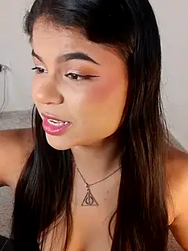 Cleo hills online show from 02-18-25, 01:22