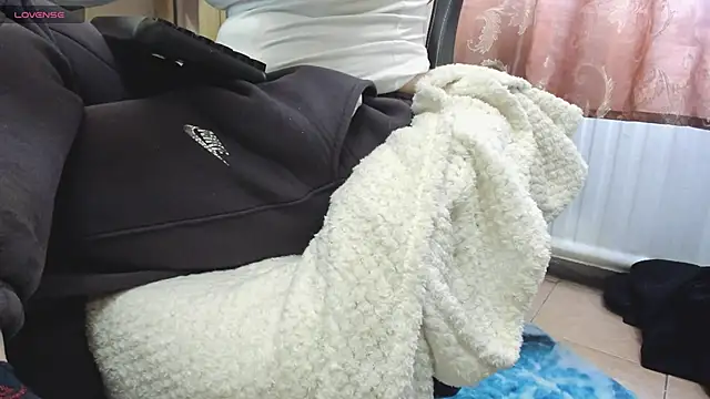 Snapshot of Queen_Sport chatting on 11-21-25, 07:40 Queen Sport online show from 11-21-25, 07:40