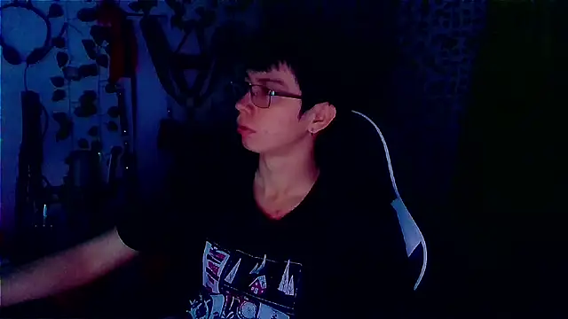 Snapshot of Andy_gray chatting on 12-18-25, 11:05 Andy gray online show from 12-18-25, 11:05