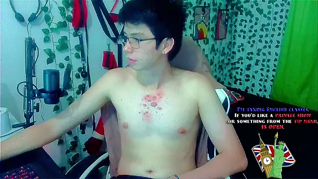 Snapshot of Andy_gray chatting on 12-19-25, 12:28 Andy gray online show from 12-19-25, 12:28