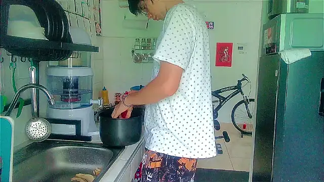 Snapshot of Andy_gray chatting on 02-05-26, 11:48 Andy gray online show from 02-05-26, 11:48