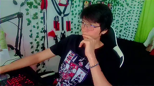 Snapshot of Andy_gray chatting on 02-13-26, 05:31 Andy gray online show from 02-13-26, 05:31