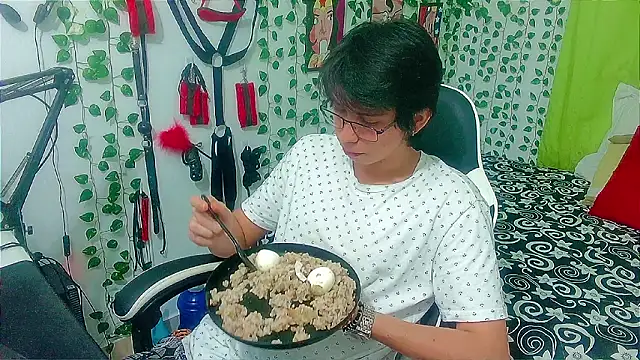 Snapshot of Andy_gray chatting on 02-25-26, 10:52 Andy gray online show from 02-25-26, 10:52