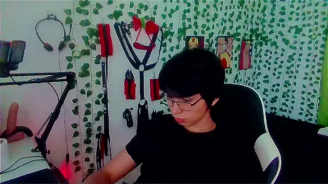 Snapshot of Andy_gray chatting on 03-02-26, 05:09 Andy gray online show from 03-02-26, 05:09