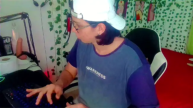 Andy gray online show from 06-12-26, 04:06
