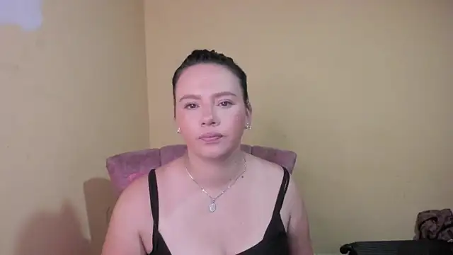 lauraguzman online show from 06-03-26, 02:58