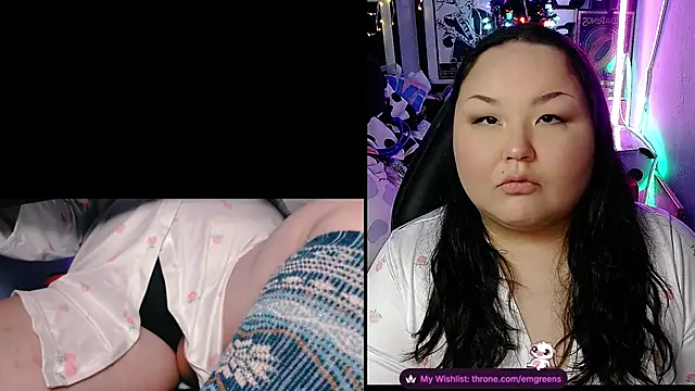 Snapshot of EmGreens chatting on 02-25-26, 04:44 EmGreens online show from 02-25-26, 04:44